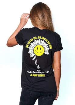 A Lost Cause Womens Daisy Boyfriend Tee